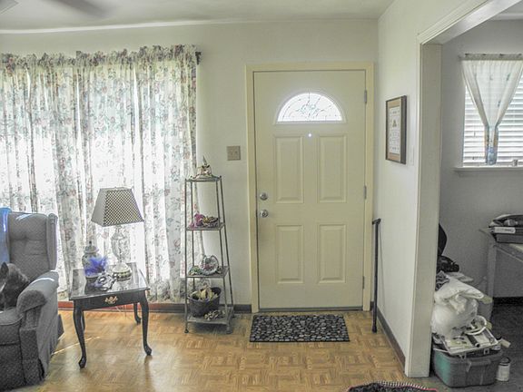 5th image of 1636 Maplewood Dr