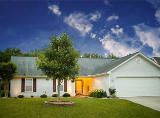 809 Hawthorn Ridge Dr, Whitsett, NC 27377