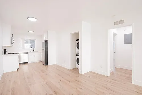 748 N Hudson LLC Photo 1