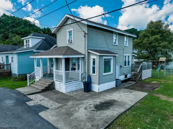 212 Hoclar St, Granville, WV 26534