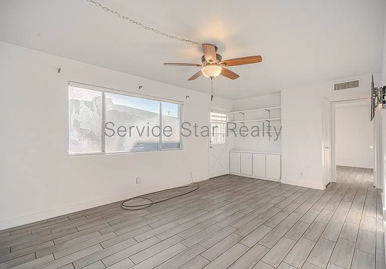 518 E Huntington Dr #3 — Photo 5