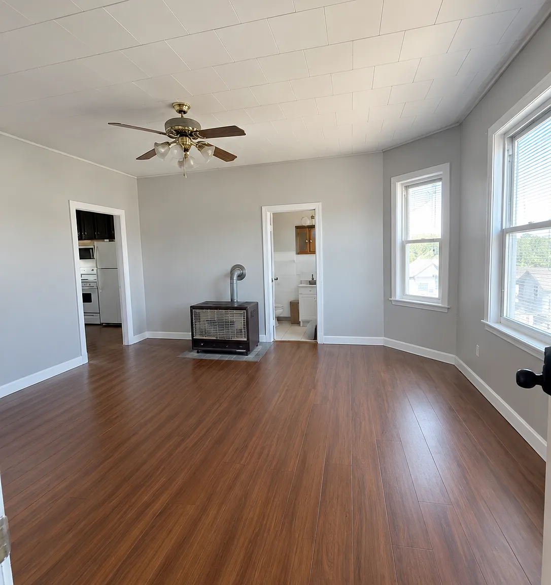 3 Edgemond Street - 3W — Photo 2