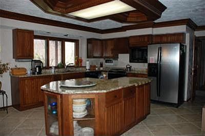 3rd image of 1586 Chartwell Dr