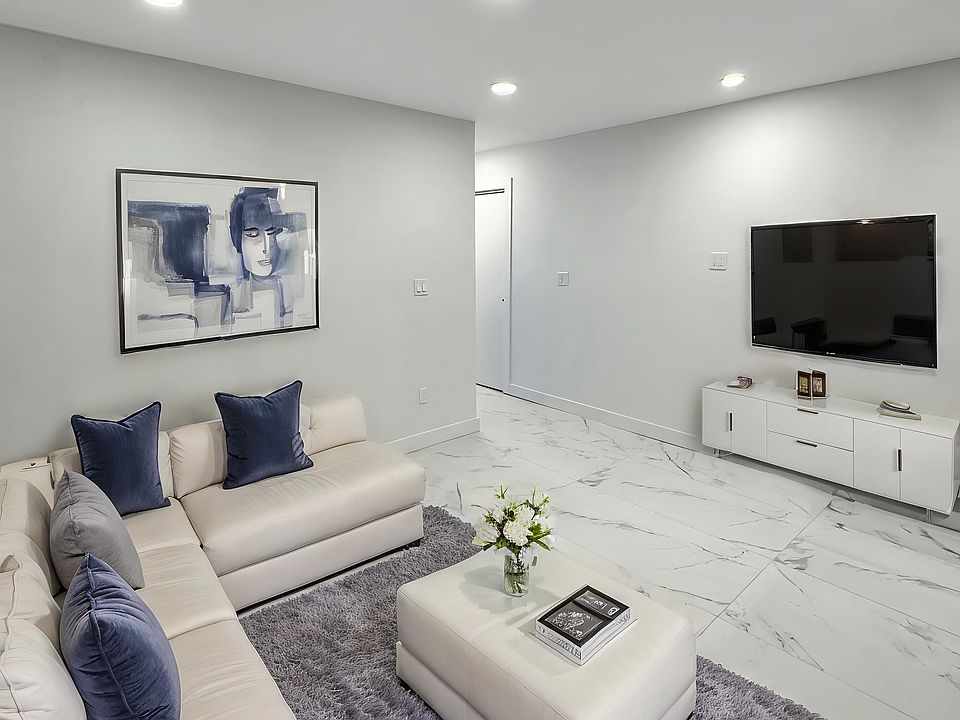 LIVING ROOM (STAGED)