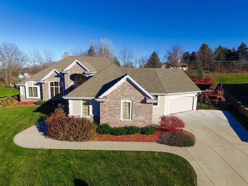 Executive 4600 SQ FT Ranch