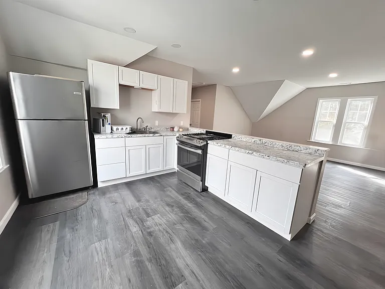 907 Rock St #3 — Photo 5