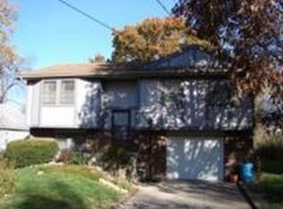 609 Morgan St, Lansing, KS 66043