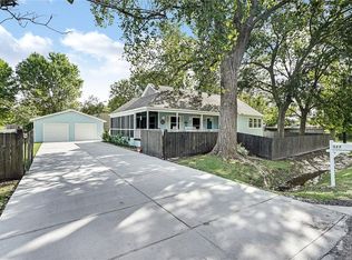 327 Middleton St, Bacliff, TX 77518