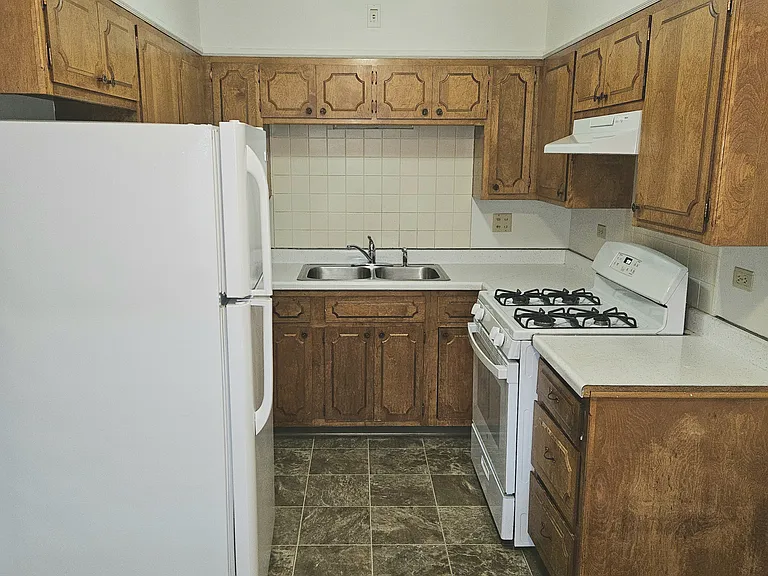 417 W Jefferson St #W2 — Photo 5