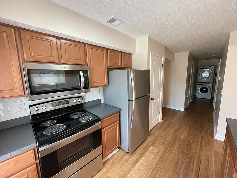 165 E. 11th Ave. MG — Photo 2