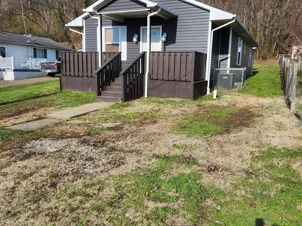 305 Lawson Hts, Huntington, WV 25705