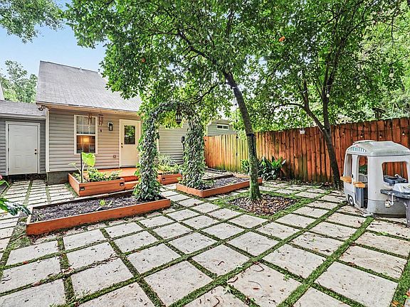 2nd image of 3058 Camelliawood Cir E
