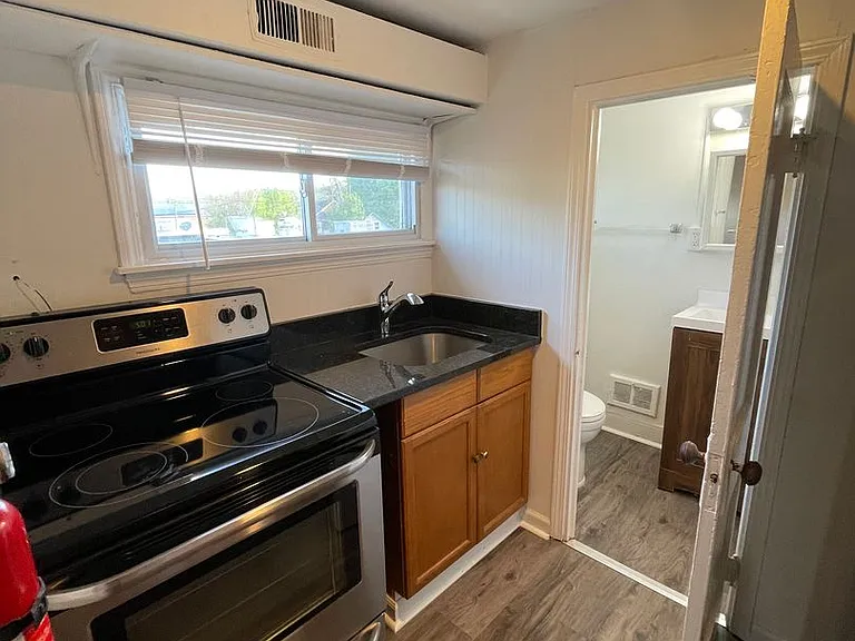 526 N Huron St — Photo 5