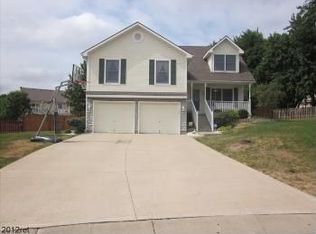 100 NE Paseo Pl, Blue Springs, MO 64014