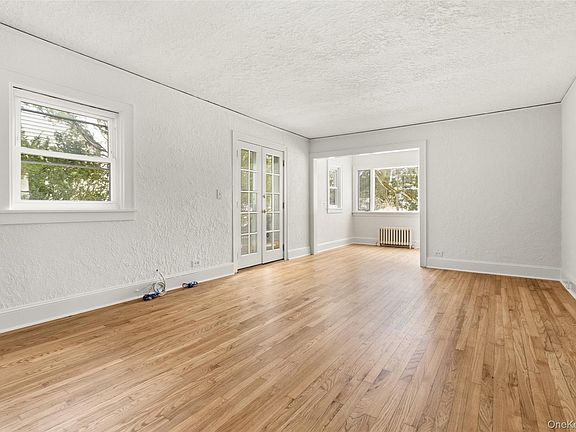 4th image of 23 Garretson Road