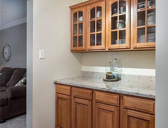 5th image of 1129 Linden Vue Dr