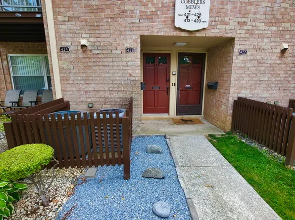 423 Old Forge Xing, Devon, PA 19333