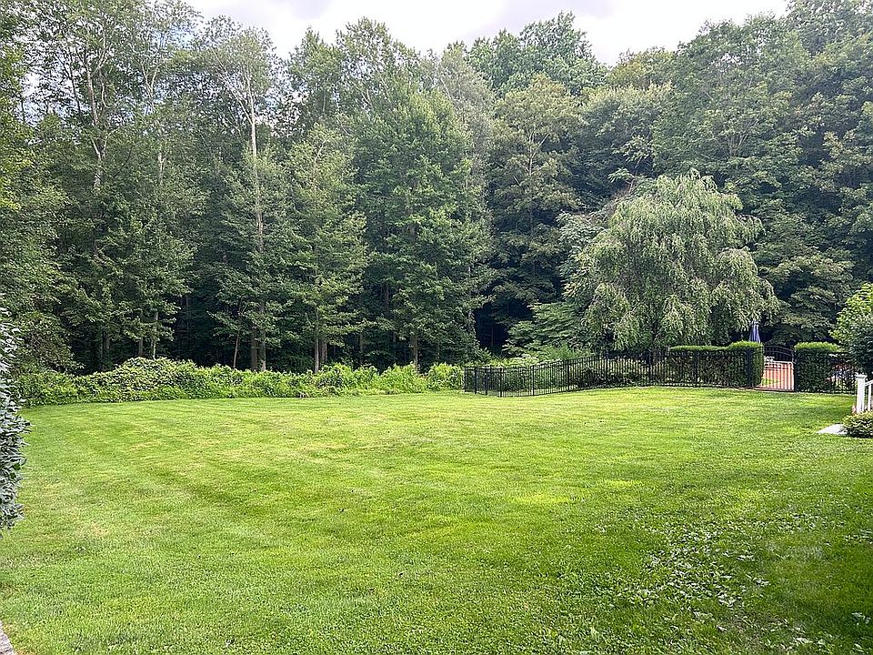 2nd image of 43 Brook Farm Rd