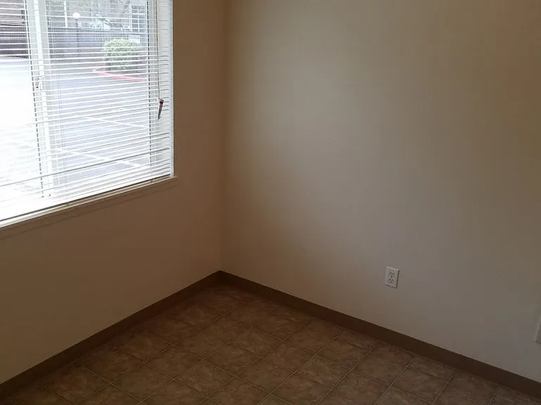 154-Sandy Dr Apts — Photo 9