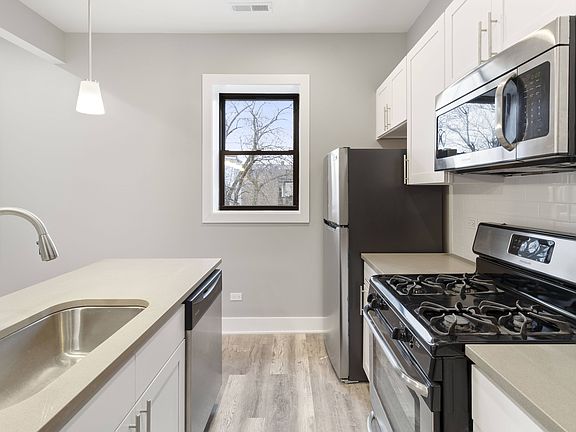 2nd image of 857-59 N Hoyne Ave #20533
