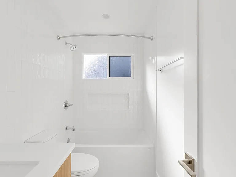 8355 Blackburn Ave — Photo 7