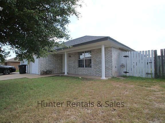 2nd image of 3208-B Toledo Dr