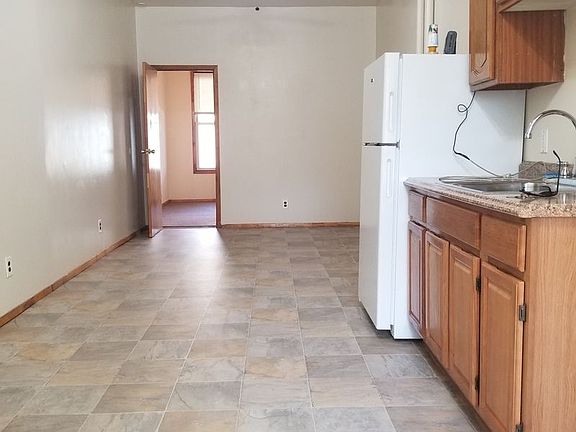 2nd image of 34 4th St #L1