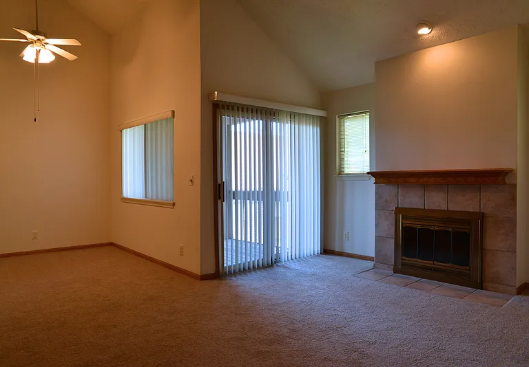 Lake Candlewood Apartments — Photo 35