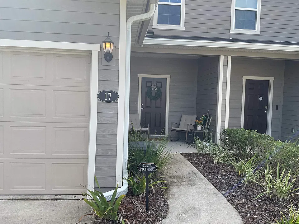 17 Beach Palm Ct