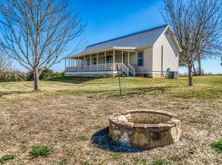 3831 Meadow View Ln, Fayetteville, TX 78940