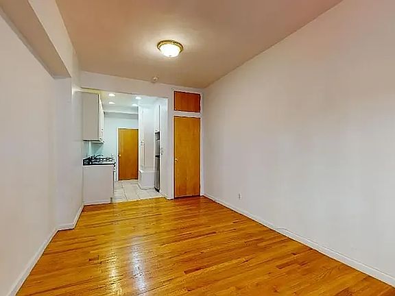 5th image of 240 E 78th St APT A