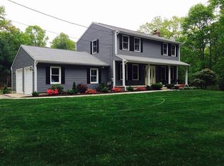 7 Brook View Dr, Scituate, RI 02831