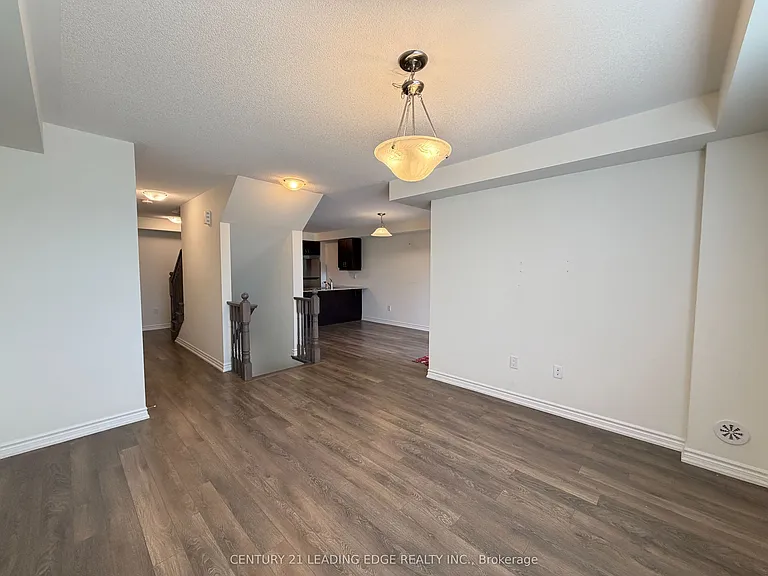 70 Lockyer Dr — Photo 6