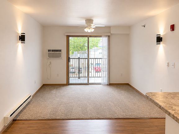 4th image of 107 17th Ave N