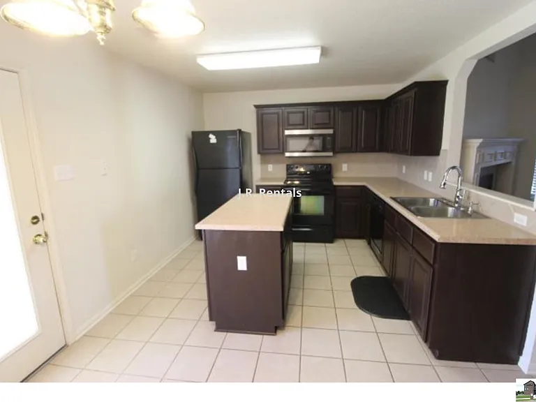 5611 Bertha Dr — Photo 23