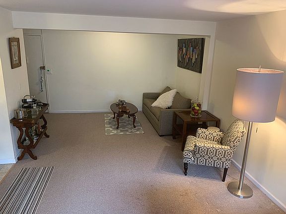 2nd image of 35 Stewart Pl APT 309