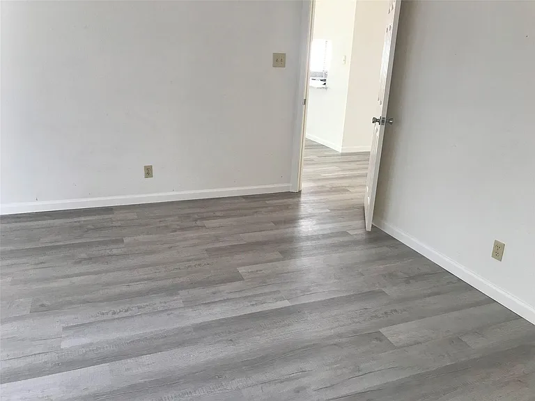1103 Brookside Cv — Photo 27