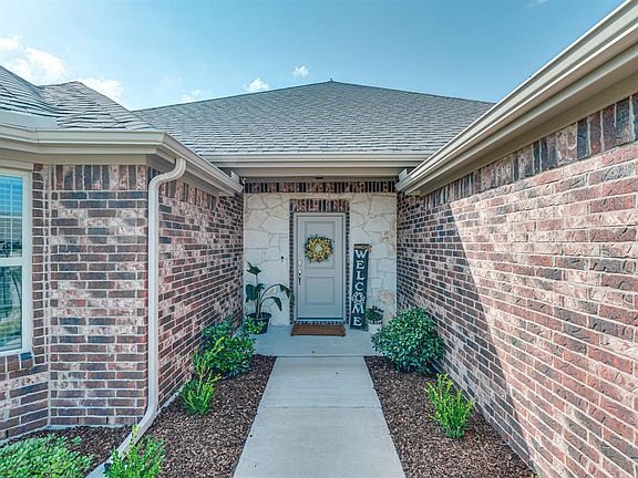 3rd image of 529 Cottonview Dr