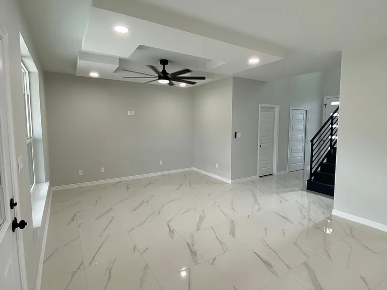 5604 N Crown Point — Photo 6