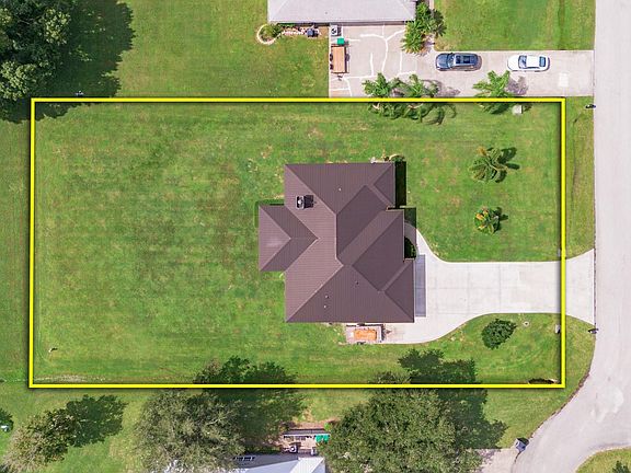 4th image of 2322 SW 2nd Court