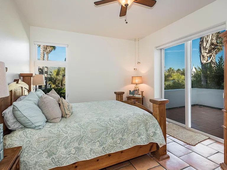 875 Sand Point Rd — Photo 14