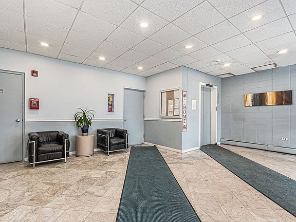 2nd image of 1043 S York Rd APT 202