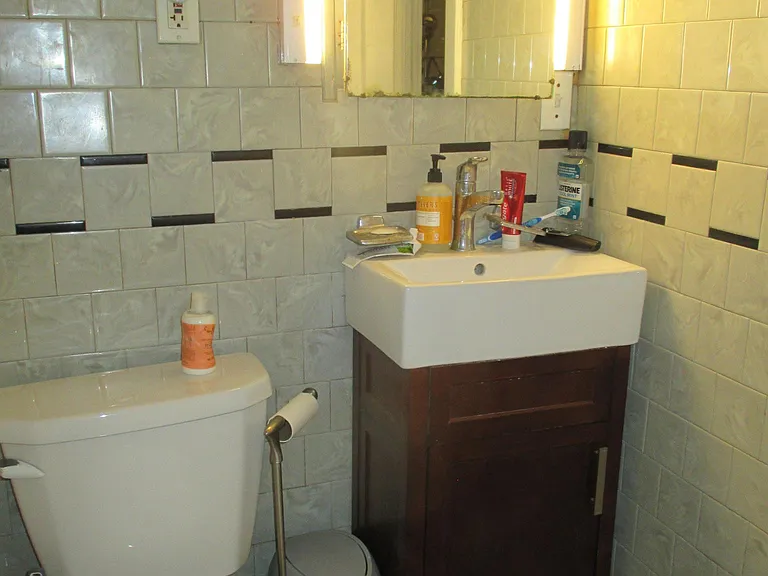10106 Baltic Rd #UP — Photo 5