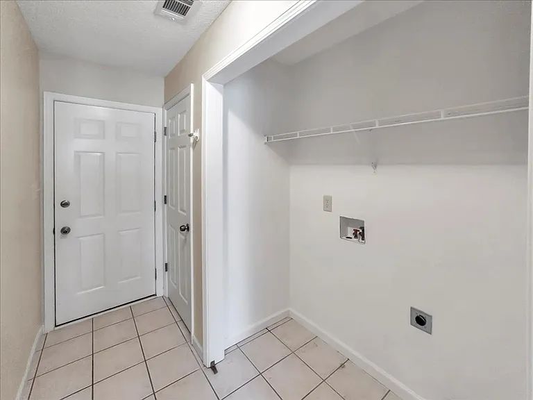 331 Amanda Dr — Photo 29