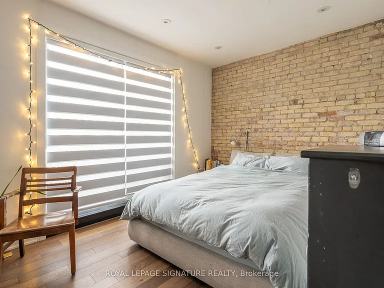 2090 Dundas St W #1A — Photo 12