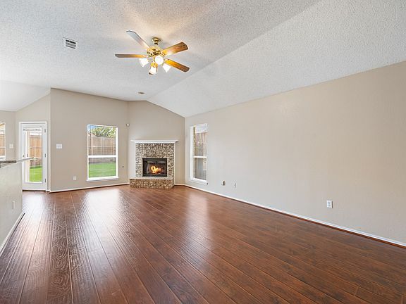 5th image of 113 Sequoia Rd