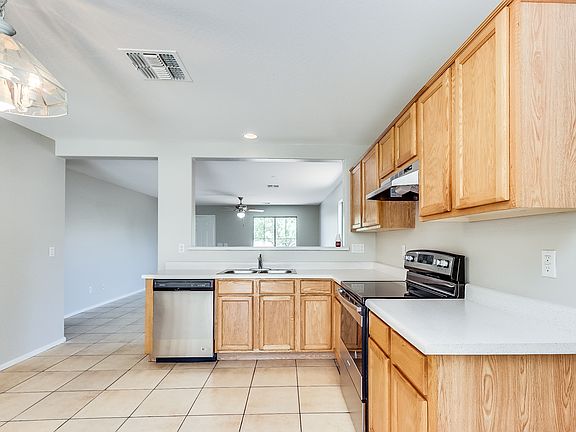 4th image of 8015 W Pioneer St