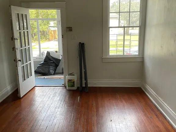 3rd image of 7108 Sycamore St
