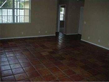 3rd image of 846 Heritage Dr