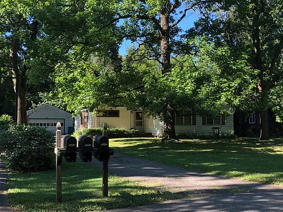 3rd image of 5447 N Park Dr